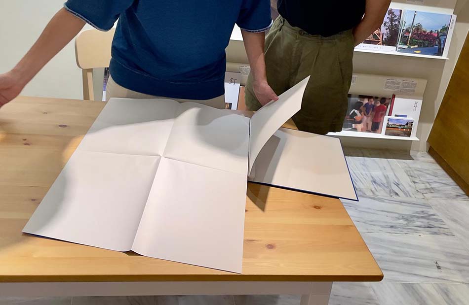 全白的書？《拾像圖》的影像不見了，文字也不見了！